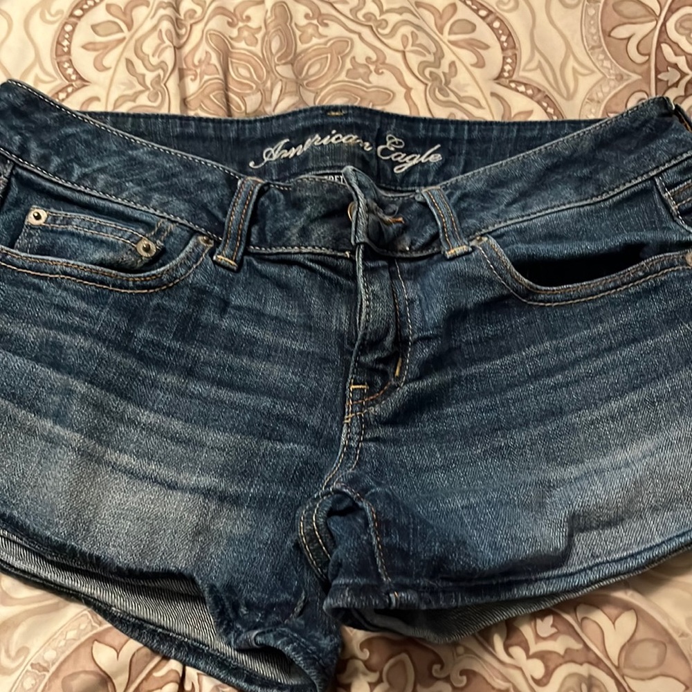 American Eagle 3” denim shorts, size 6, great condition
